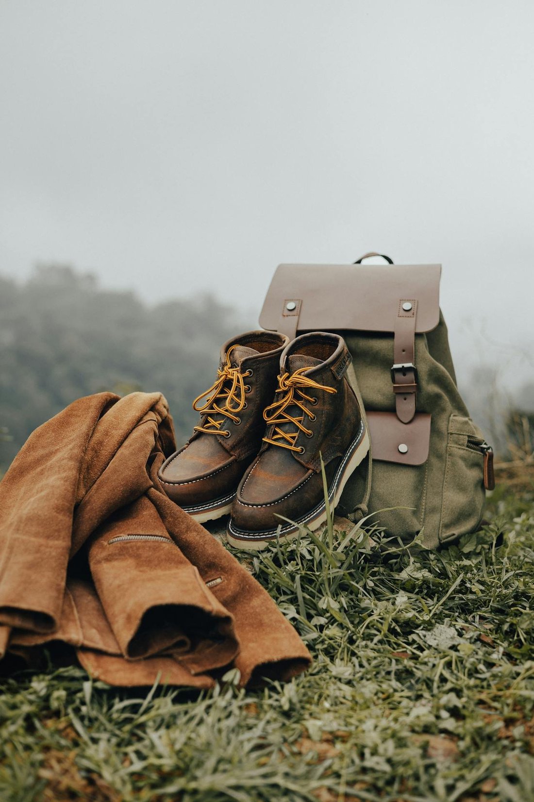 10 Essential Items Every Hiker Needs for a Safe Solo Mountain Trip
