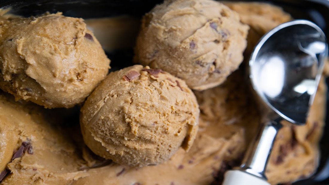 How to Make Homemade Ice Cream Without a Machine Using Natural Flavors
