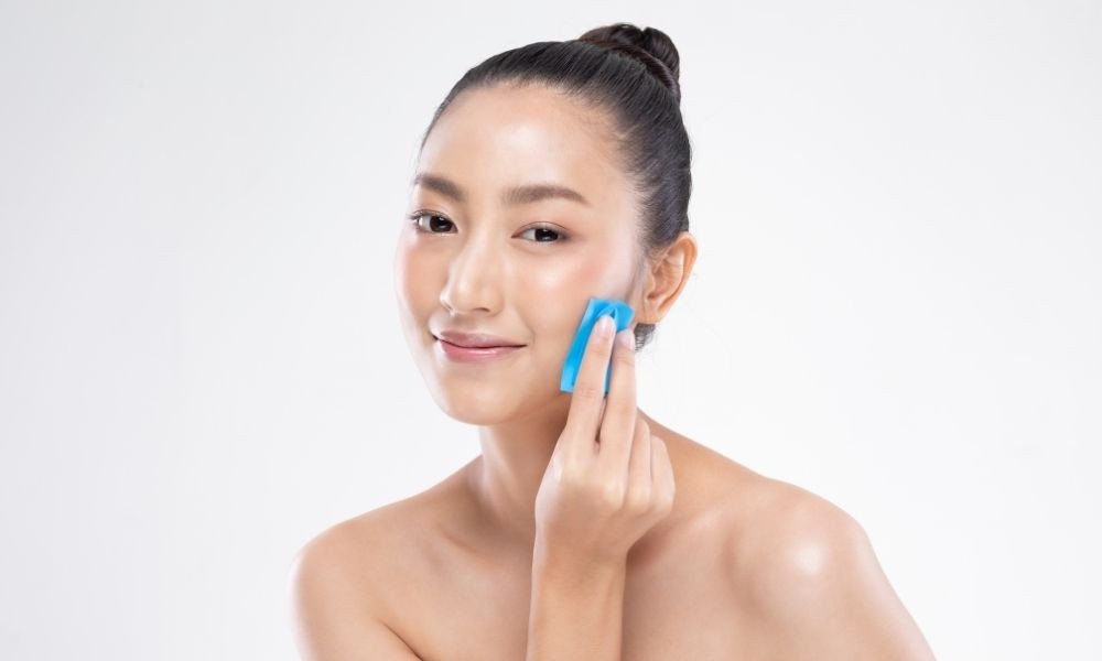 Skincare Guide for Oily Skin in Summer to Prevent Acne Breakouts