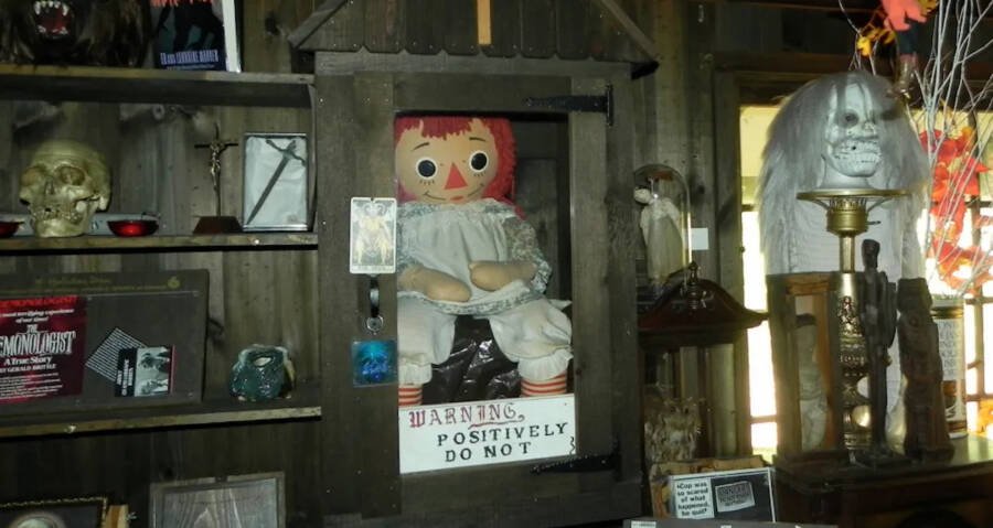 The Bone-Chilling TRUE Story of the Annabelle Doll That's STILL Locked Away in a Haunted Museum! 2