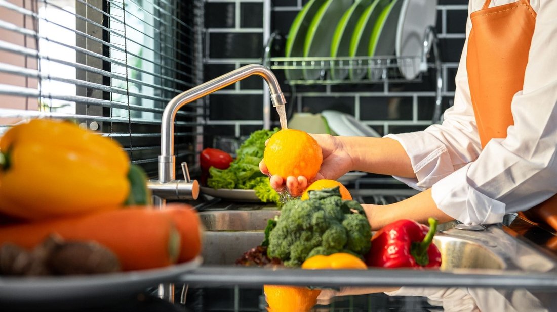 The Correct Way to Wash Fruits to Remove All Chemical Pesticide Residues