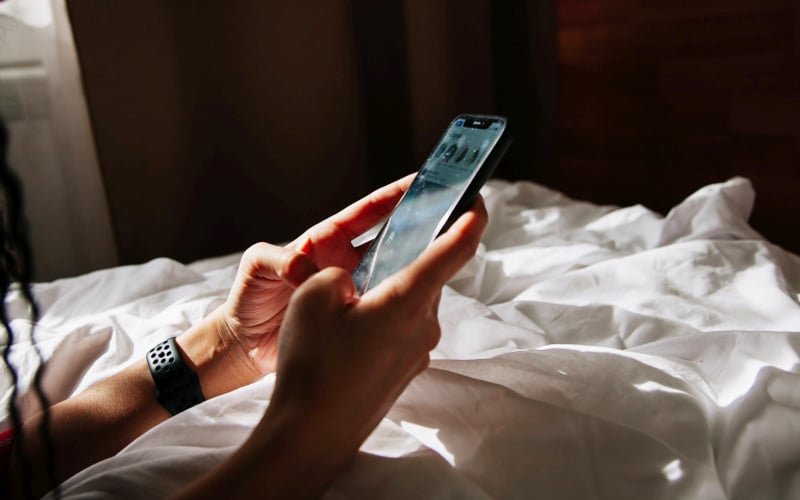 Why You Should Stop Checking Your Emails First Thing in the Morning