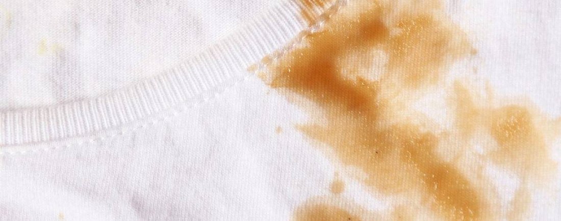 How to Remove Deep Oil Stains from Clothes Using Only Kitchen Ingredients