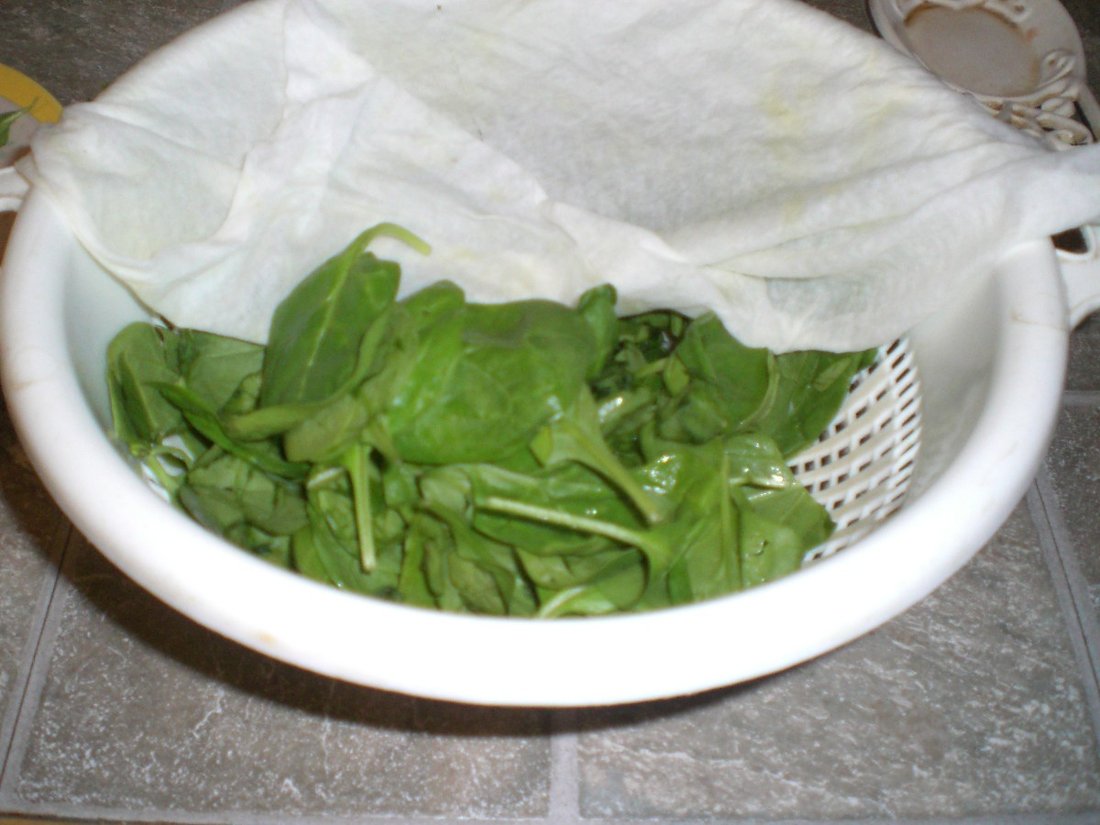 How to Keep Leafy Greens Fresh in the Refrigerator for Twice as Long