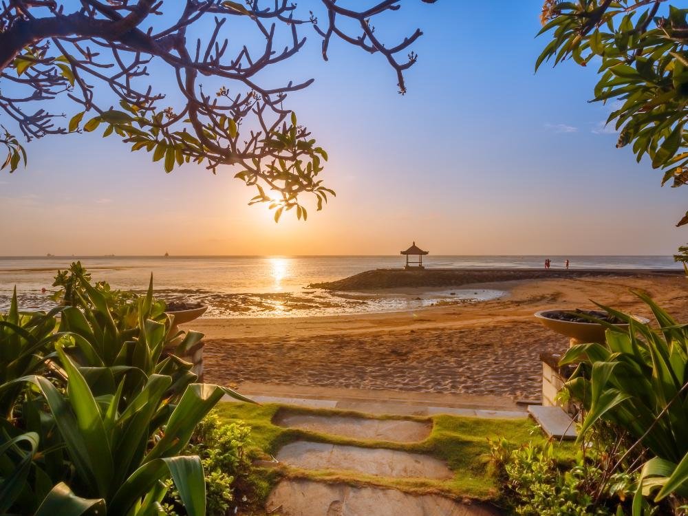 10 Best Budget-Friendly Destinations for a Luxury Honeymoon