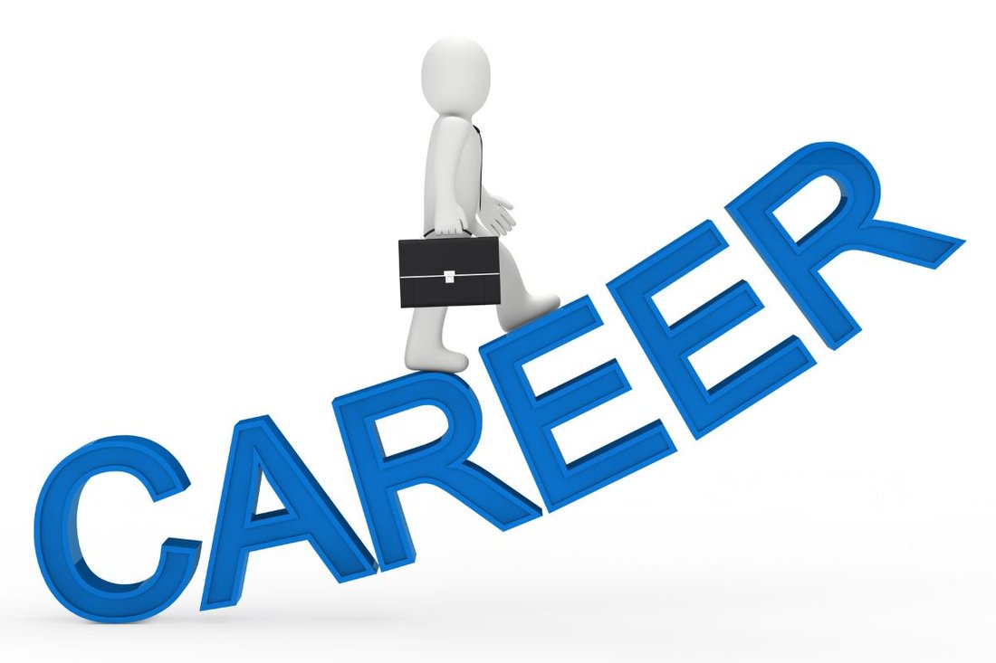 Upskilling vs. Reskilling: Which Path Is Right for Your Career’s Future?