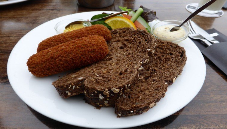 A Food Lover's Guide to Eating Like a Local Anywhere