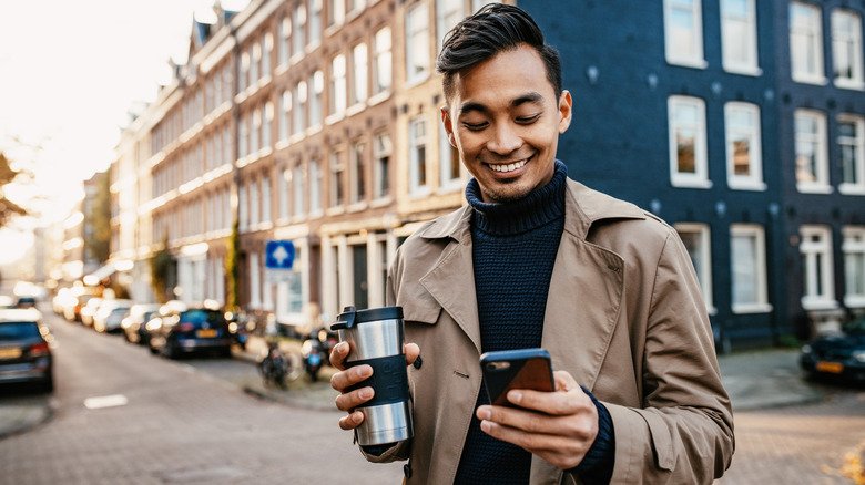 The Best Travel Apps to Download Before Your Next Trip