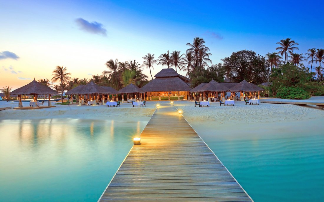 How to Travel Sustainably and Responsibly: A Complete Guide